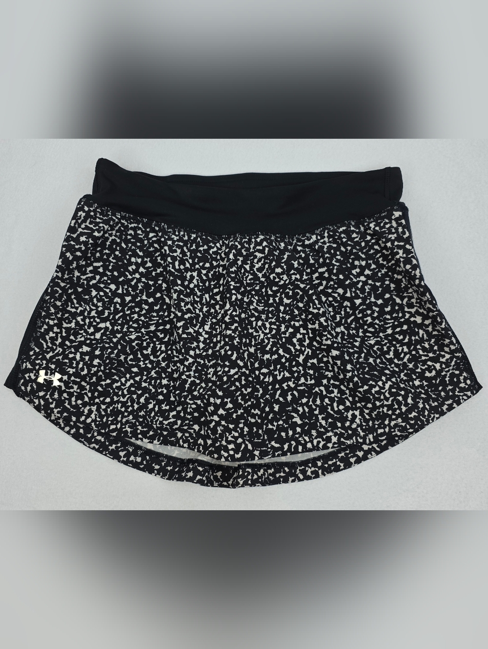 Under Armour Women's Black White Printed Athletic Skort Size Small AR-3485